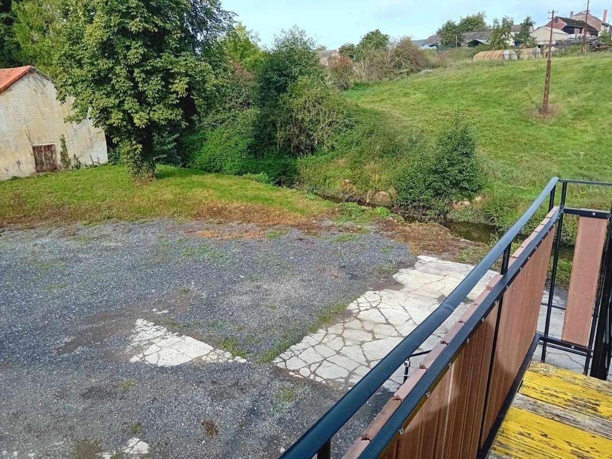 Grand Appartement Avec Terrasse Wignehies Экстерьер фото